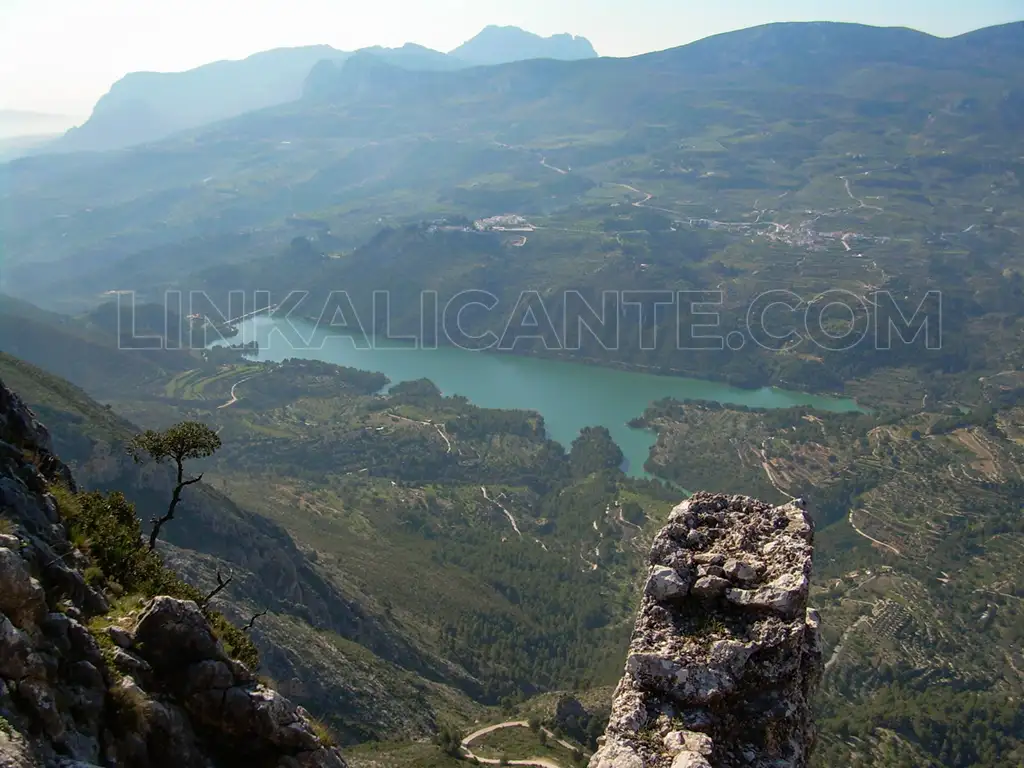 Embalse de Guadalest desde El Castellet