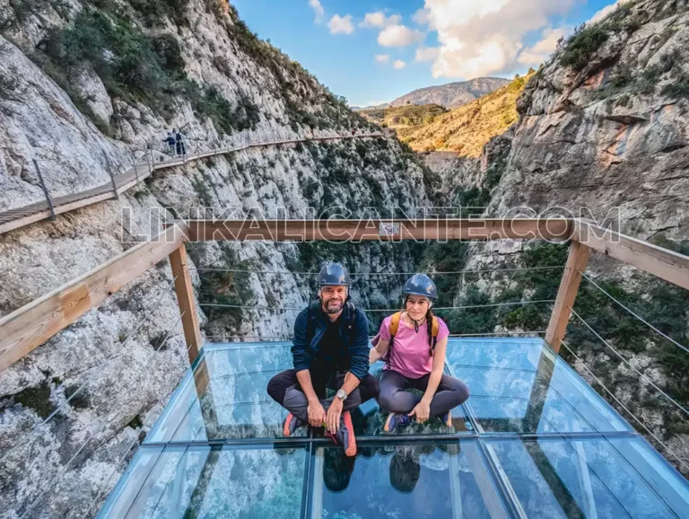 Pasarela de Relleu, mirador con suelo de cristal