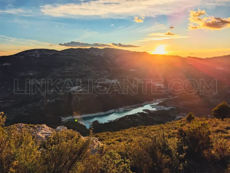 Xortà desde el embalse de Guadalest